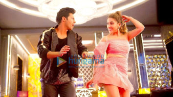 Movie Stills Of The Movie Coolie No. 1