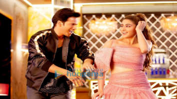 Movie Stills Of The Movie Coolie No. 1