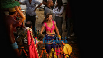 On the sets of the movie Coolie No.1