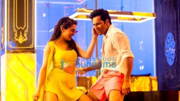 Movie Stills Of The Movie Coolie No. 1