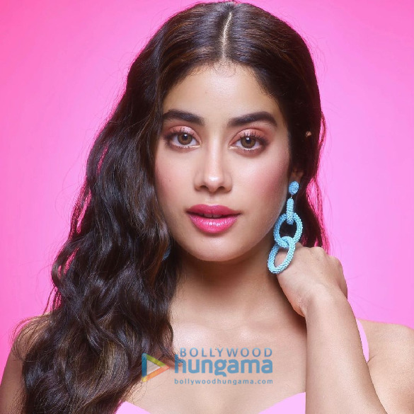 janhvi kapoor 17