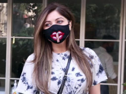 Kanika Kapoor snapped at Sequel, Bandra