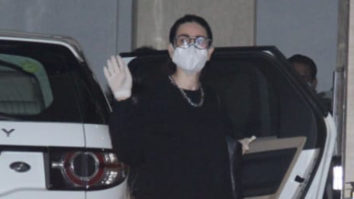 Karishma Kapoor snapped at Babita Kapoor’s house for Taimur’s pre-birthday
