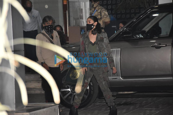 Photos: Alia Bhatt snapped at the Kalina airport