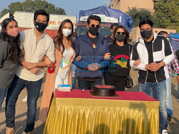 photos anil kapoor celebrates his birthday on the sets of jugjugg jeeyo 2