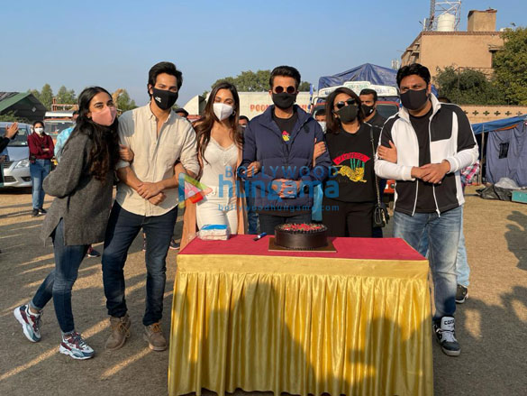 Photos: Anil kapoor celebrates his birthday on the sets of Jugjugg Jeeyo Photos: Anil kapoor celebrates his birthday on the sets of Jugjugg Jeeyo