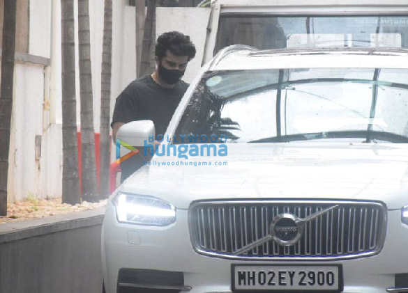 photos anshula kapoor and arjun kapoor leave from hinduja hospital 2