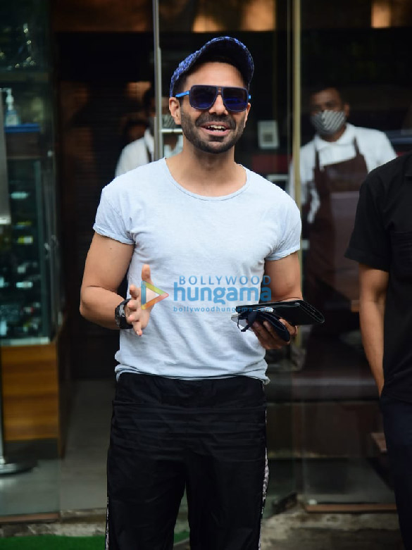 photos aparshakti khurrana spotted at silver beach cafe juhu 3