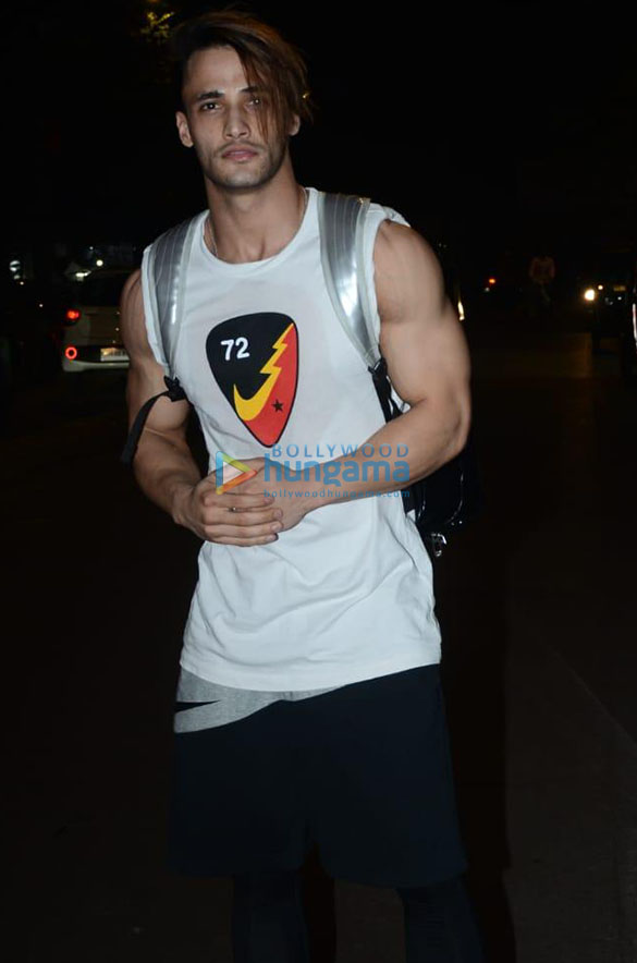 photos asim riaz spotted at the gym 1
