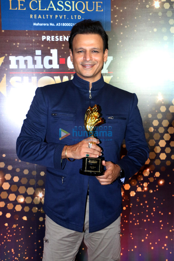 photos celebs snapped at midday showbiz icon awards 2020 6