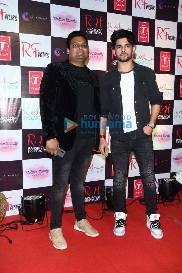photos celebs snapped at the launch of club bombay success party of bewafa tera masoom chehra song 14