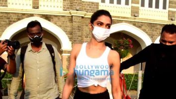 Photos: Deepika Padukone and Siddhant Chaturvedi snapped at Gateway Of India in Mumbai