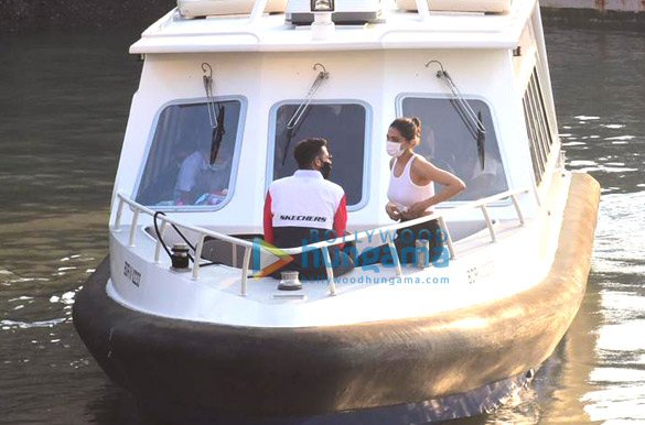 photos deepika padukone and siddhant chaturvedi snapped at gateway of india in mumbai 4 2