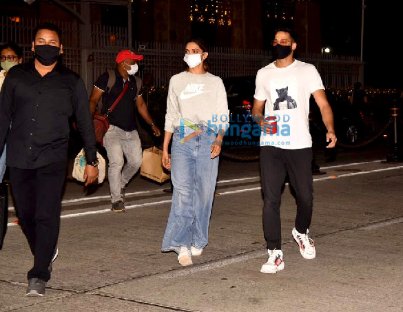 photos deepika padukone and siddhant chaturvedi spotted at gateway of india 2 2