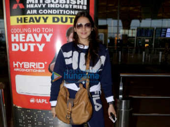 Photos: Urvashi Rautela, Kriti Sanon, and Alia Bhatt others snapped at the airport