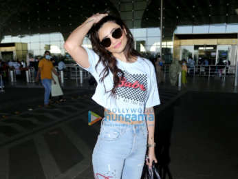 Photos: Urvashi Rautela, Kriti Sanon, and Alia Bhatt others snapped at the airport