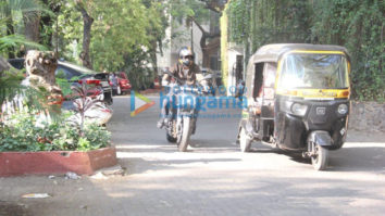 Photos: Emraan Hashmi snapped riding his bike in Bandra
