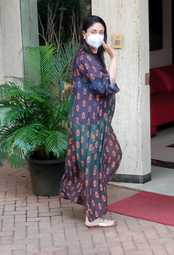 photos kareena kapoor khan snapped in mumbai 1