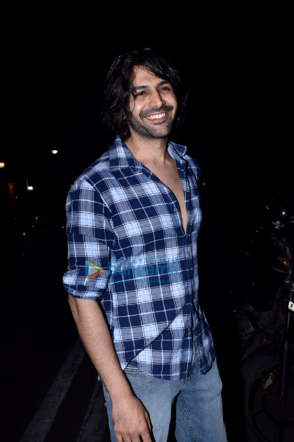 Photos: Kartik Aaryan, Sunny Leone and Prachi Desai snapped in Juhu