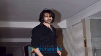 Photos: Kartik Aaryan snapped in Juhu