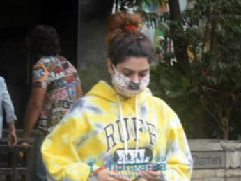 Photos: Khushi Kapoor snapped at Santacruz
