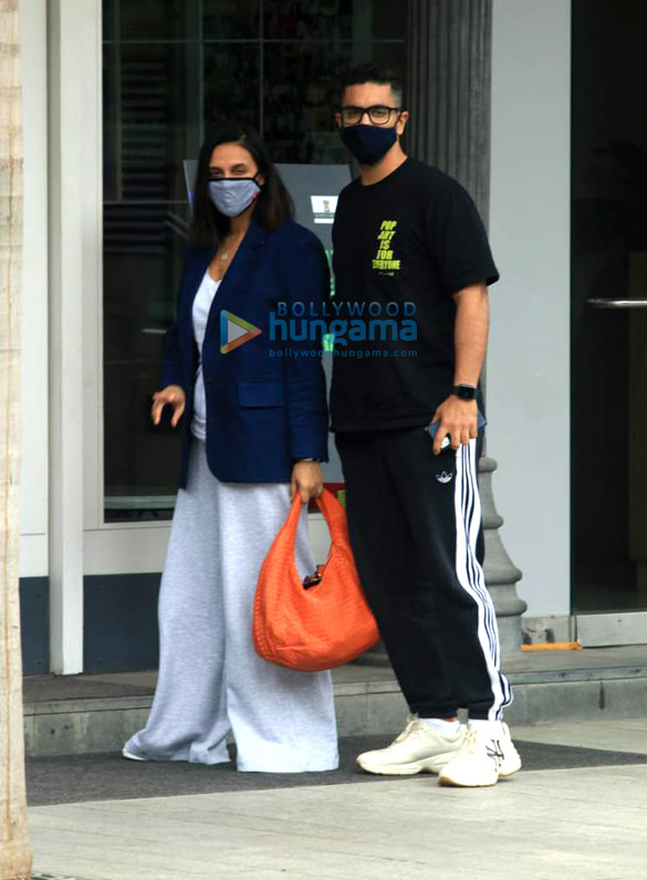 photos kunal khemu soha ali khan neha dhupia and angad bedi snapped in town 4