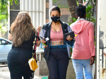 Photos: Malaika Arora spotted at Mauh salon in Bandra