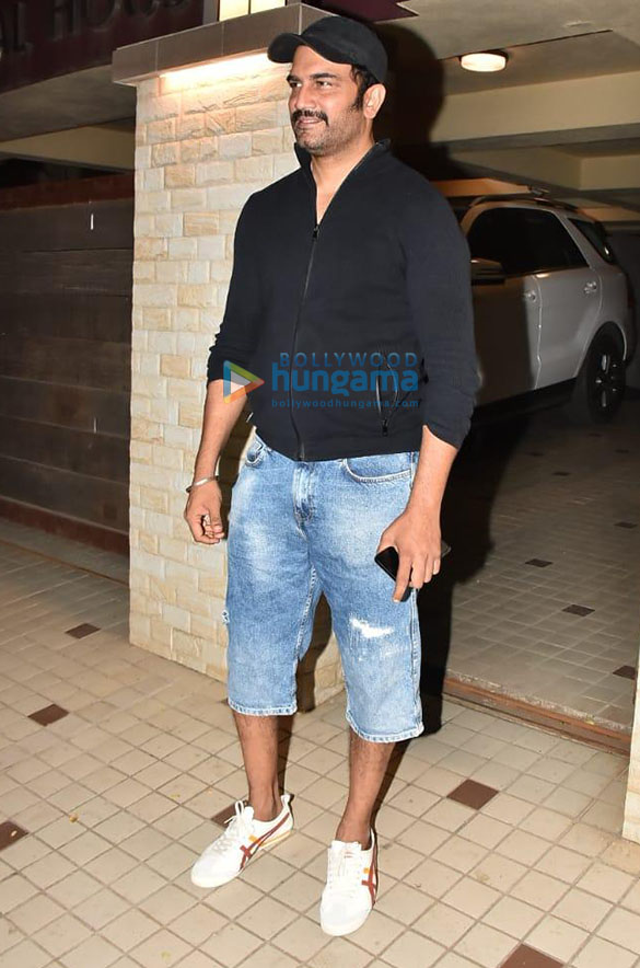 photos mouni roy and sharad kelkar snapped in khar 1