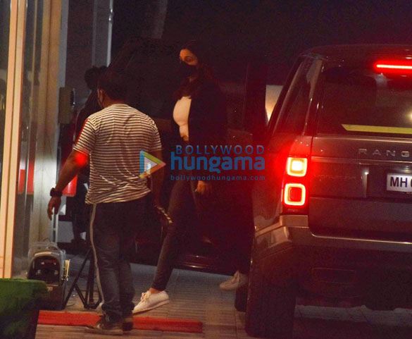 photos parineeti chopra snapped at t series office in andheri 3 2