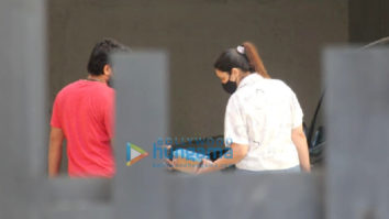 Photos: Parineeti Chopra spotted in Bandra