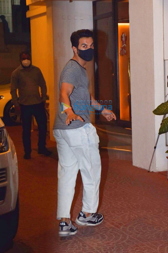 photos rajkummar rao snapped in juhu 3