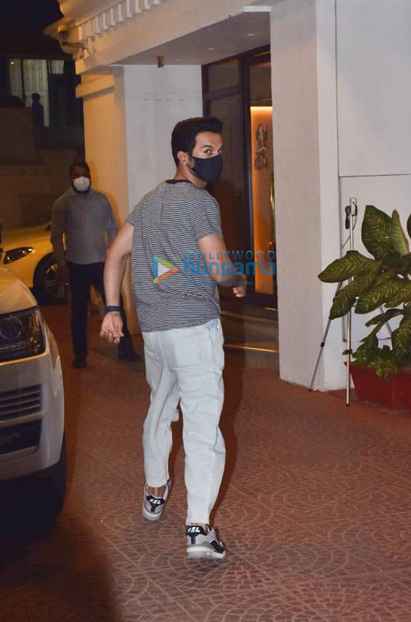 Photos: Rajkummar Rao snapped in Juhu