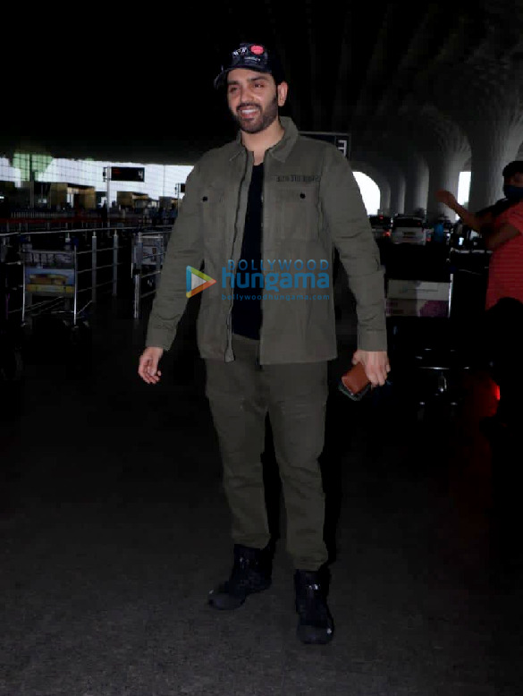 photos ranbir kapoor alia bhatt urvashi rautela mouni roy and others snapped at the airport1 2