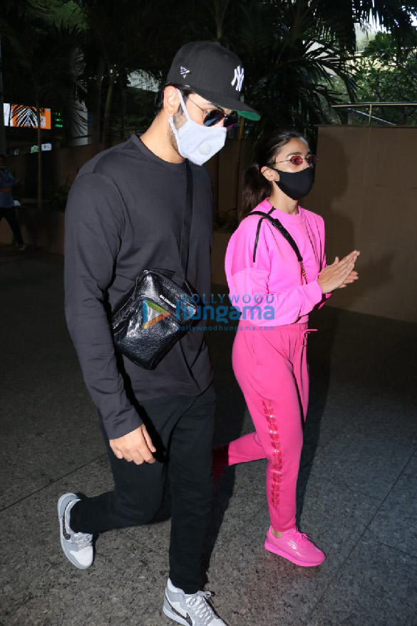 photos ranbir kapoor and alia bhatt snapped at the airport 2 2