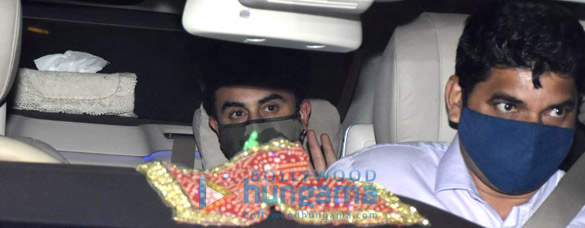 Photos: Ranbir Kapoor and Shraddha Kapoor snapped at Luv Ranjan’s office in Juhu Photos: Ranbir Kapoor and Shraddha Kapoor snapped at Luv Ranjan’s office in Juhu