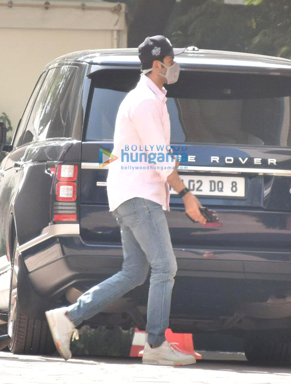 photos ranbir kapoor snapped at yrf in andheri 5