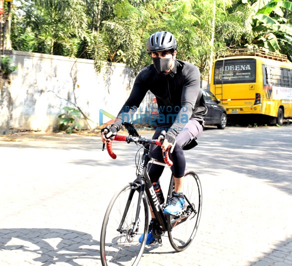 Photos: Ranbir Kapoor snapped during cycle ride Photos: Ranbir Kapoor snapped during cycle ride