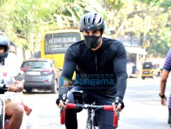 Photos: Ranbir Kapoor snapped during cycle ride