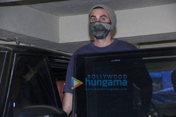 photos ranbir kapoor spotted at a dubbing studio in khar 2