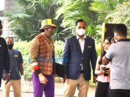 Photos: Ranveer Singh, Deepika Padukone, Siddhant Chaturvedi and Shakun Batra snapped at Gateway Of India in Mumbai