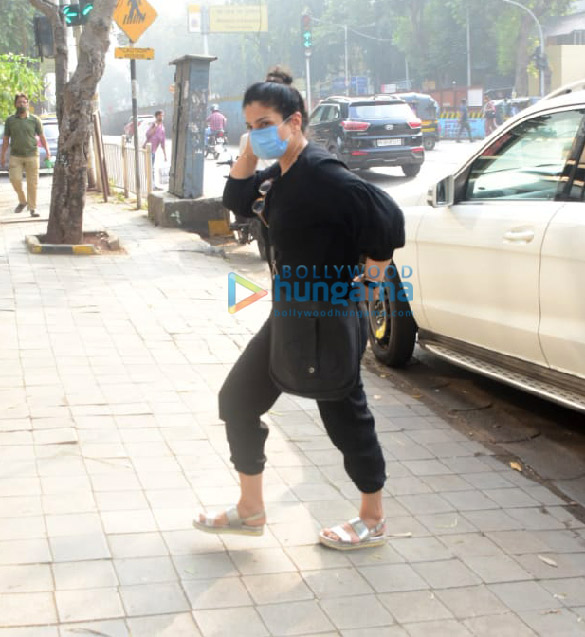 Photos: Raveena Tandon spotted in Khar Photos: Raveena Tandon spotted in Khar