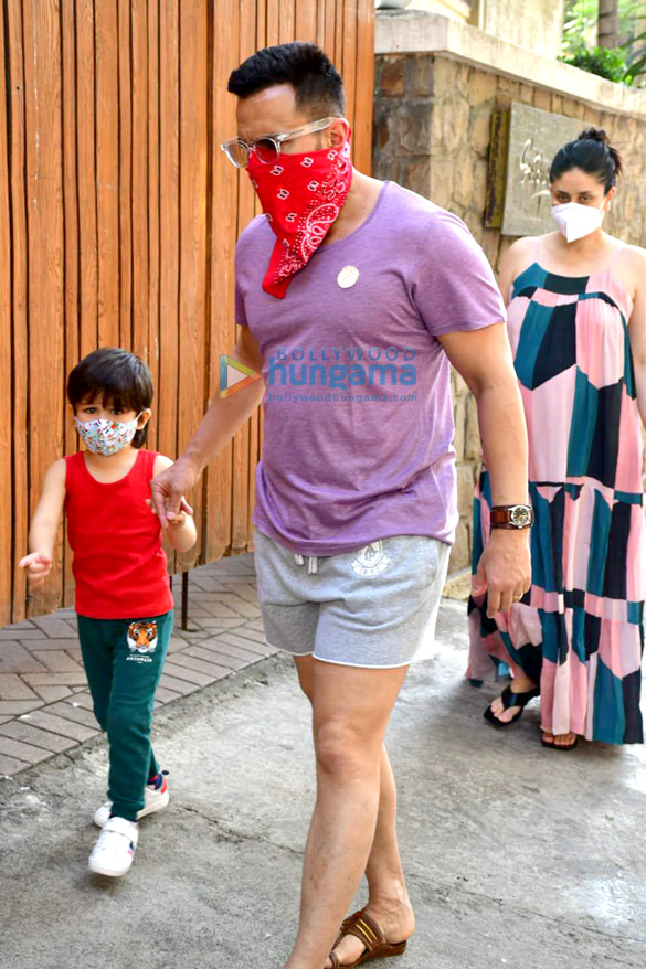 Photos: Saif Ali Khan, Kareena Kapoor Khan and Taimur Ali Khan spotted in Bandra Photos: Saif Ali Khan, Kareena Kapoor Khan and Taimur Ali Khan spotted in Bandra