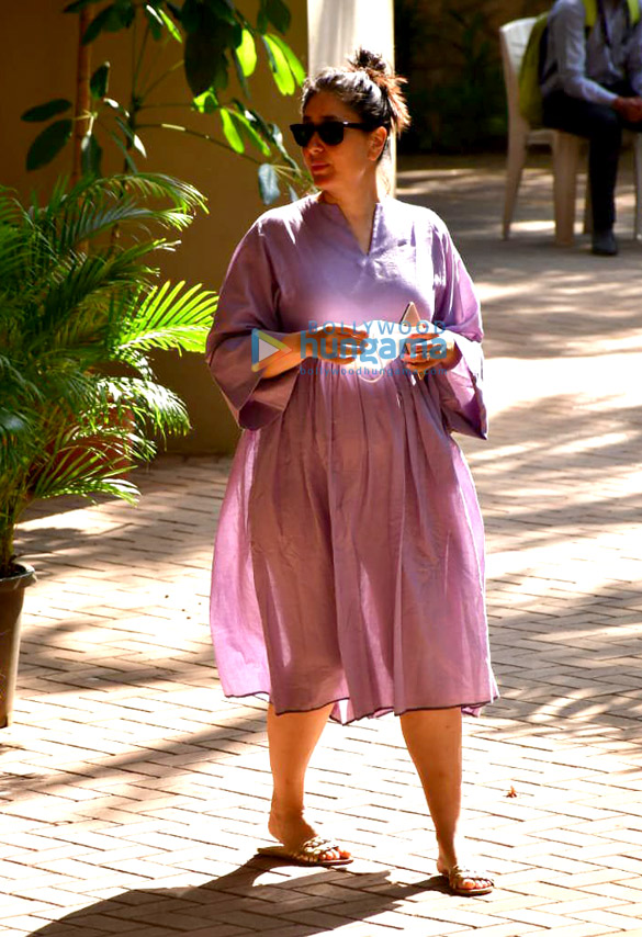 photos saif ali khan and kareena kapoor khan spotted in bandra 4