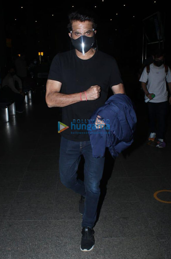 photos sanya malhotra sidharth shukla shehnaaz gill and others snapped at the airport 4 2