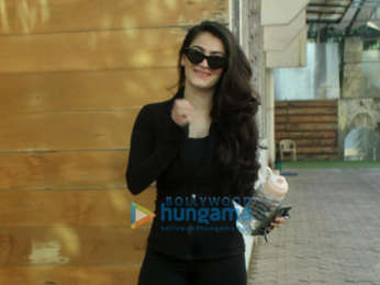 Photos: Shivaleeka Oberoi snapped in Andheri