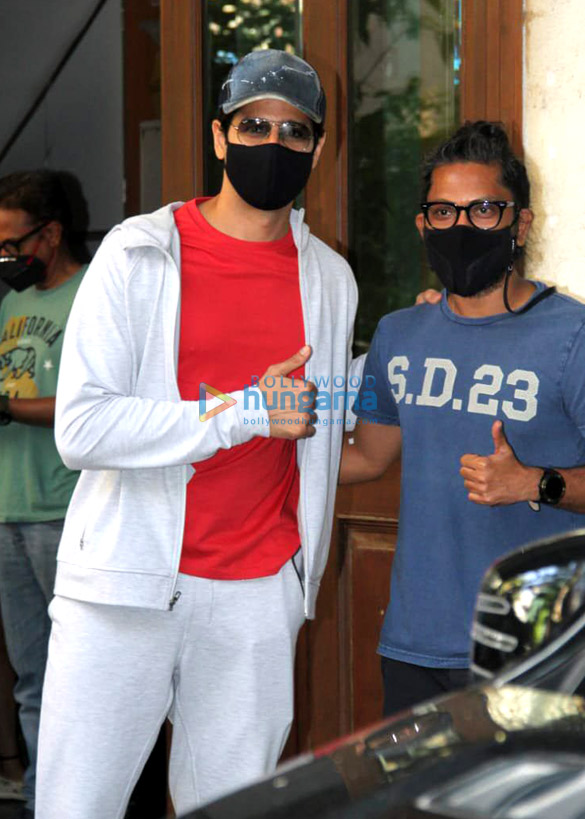 photos sidharth malhotra spotted at dubbing studio in bandra 3 2