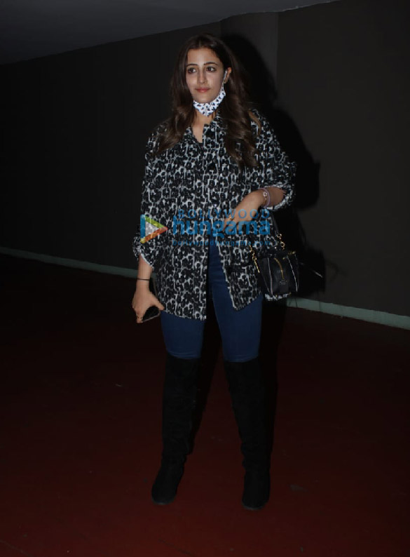 photos sohum shah and nupur sanon snapped at the airport 1