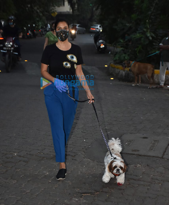 photos sophie choudry snapped in pali hill 3