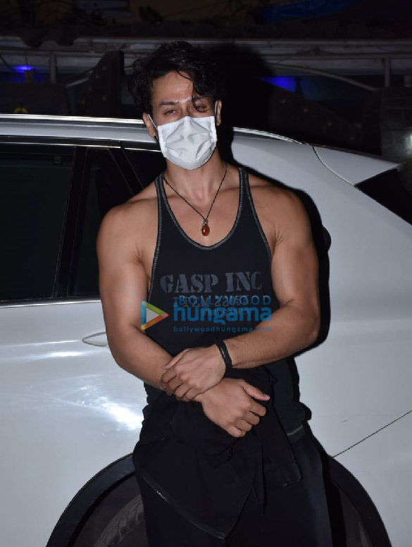 photos tiger shroff spotted outside a dubbing studio in juhu 3 2