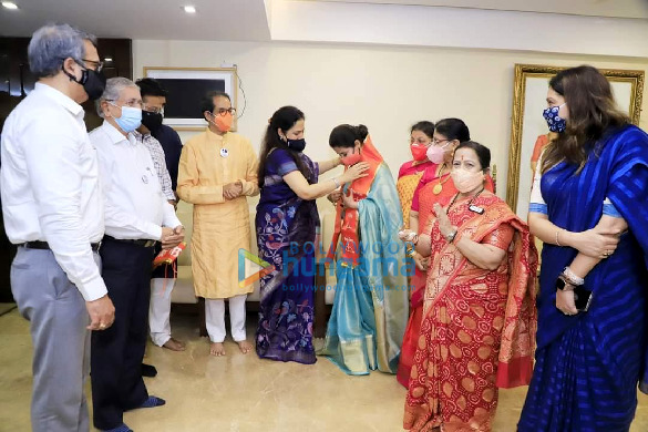 photos urmila matondkar snapped at matoshree 1